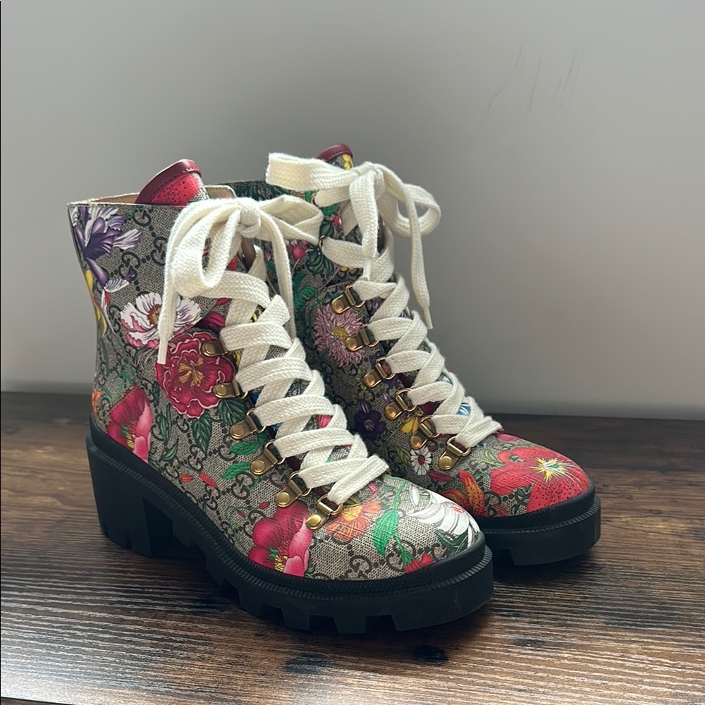 Gucci GG Supreme Monogram Flora Lace Up Combat Ankle Boots